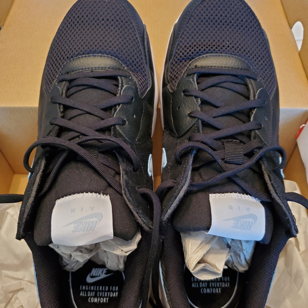 Woman's Nike Air Max